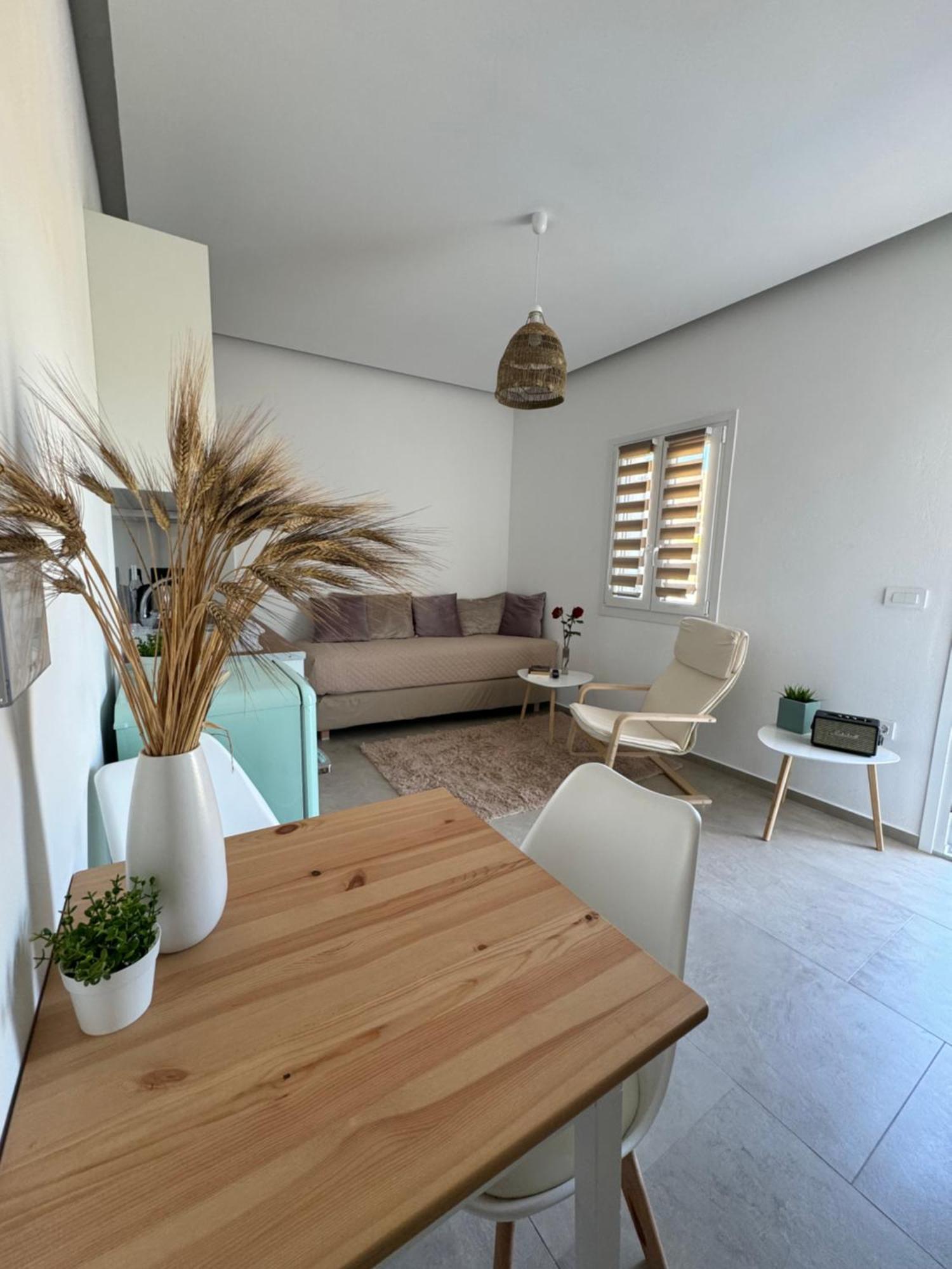 Oxalis Mykonos Apartment Plintri